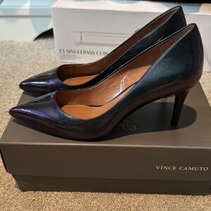 Vince Camuto iridescent pumps. Size 8. EUC.
